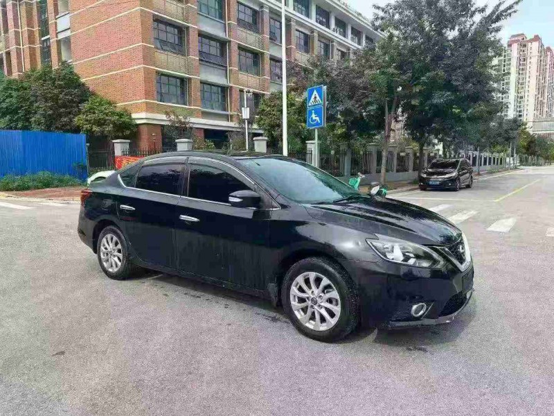 南宁17年日产轩逸3