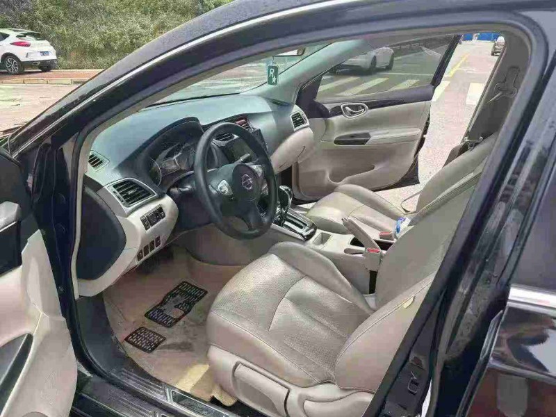 南宁17年日产轩逸4