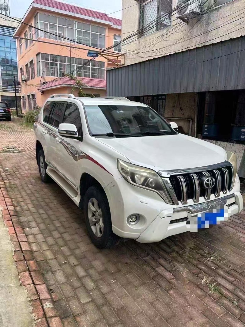 济宁12年丰田普拉多3