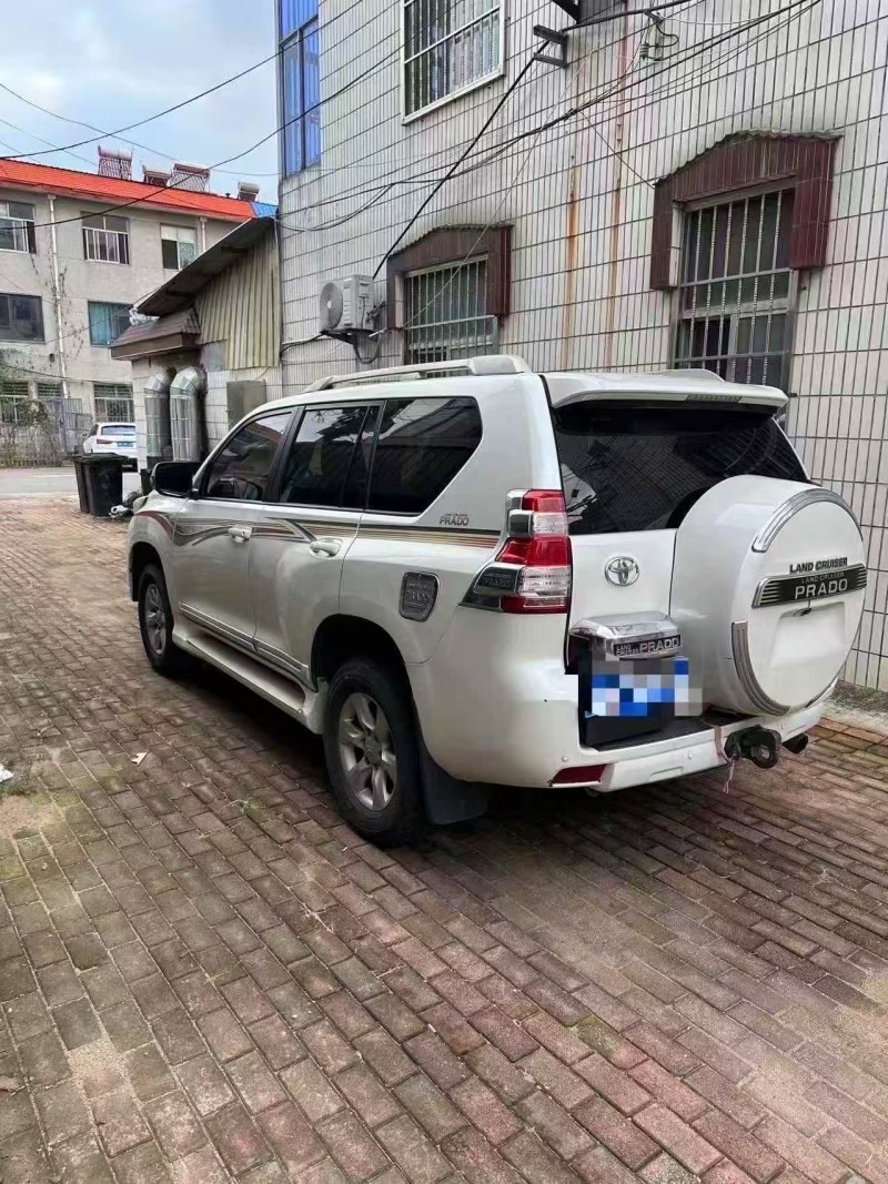 济宁12年丰田普拉多7