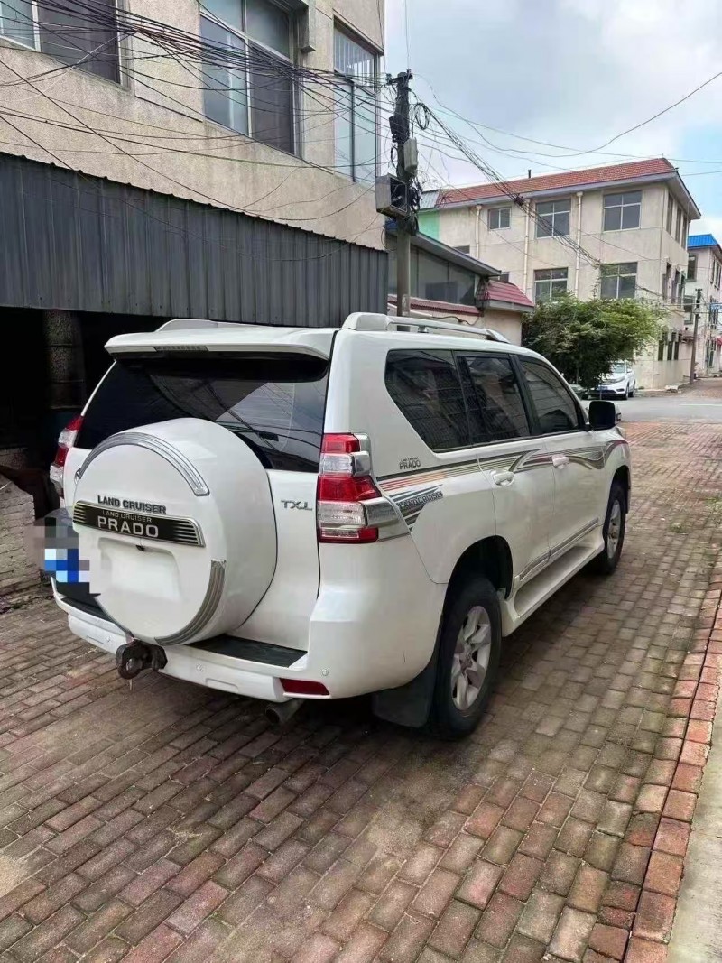 济宁12年丰田普拉多8