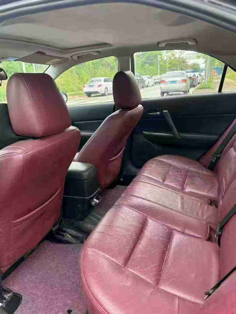 南宁15年马自达66