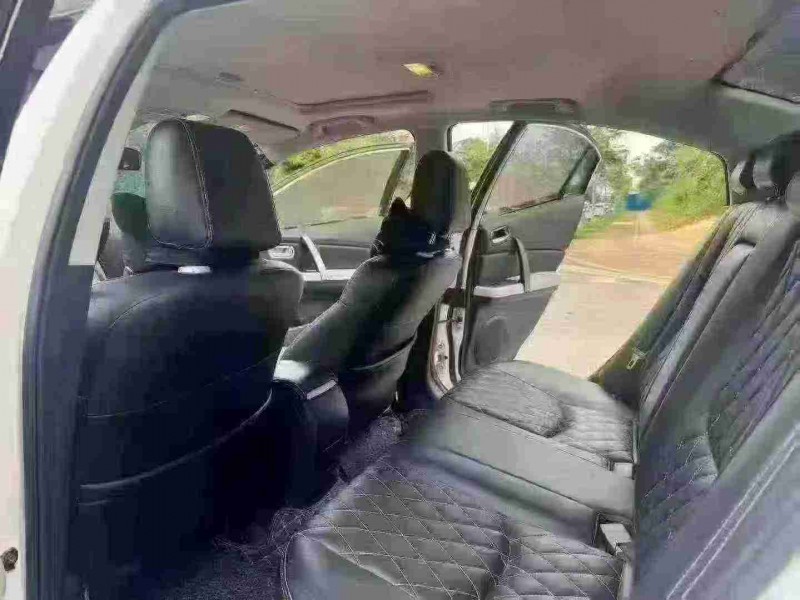 南宁13年马自达睿翼6