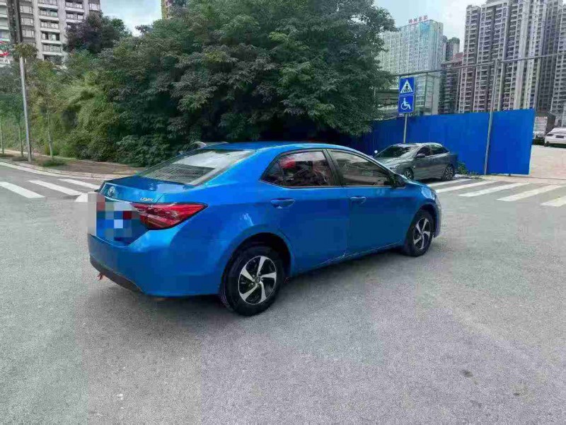 南宁18年丰田雷凌8