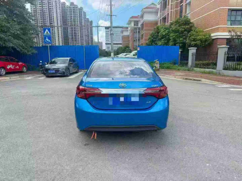 南宁18年丰田雷凌9