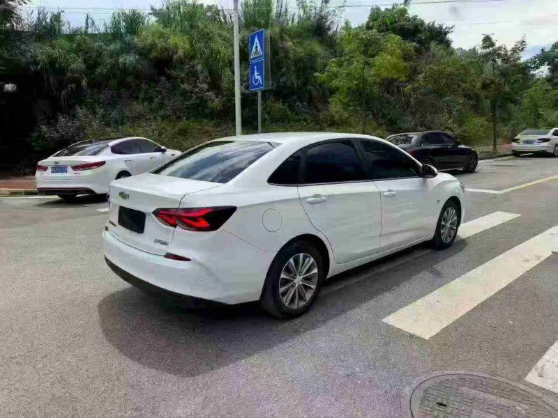 南宁22年雪佛兰科鲁泽8