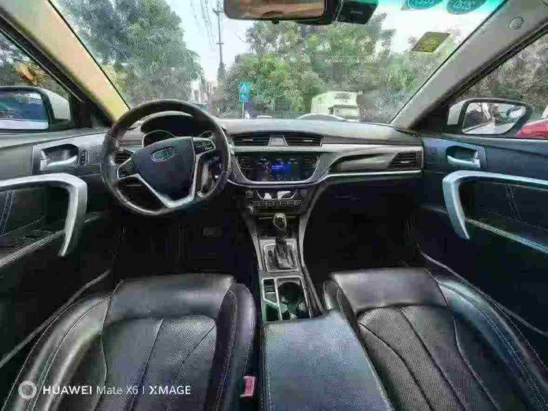 南宁17年吉利帝豪5