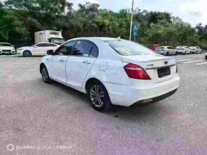 南宁17年吉利帝豪7