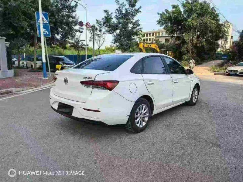 南宁18年别克英朗7