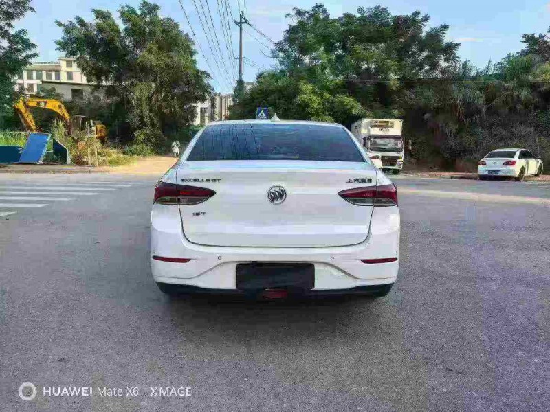 南宁18年别克英朗9