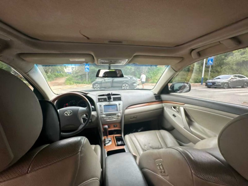 南宁10年丰田凯美瑞5