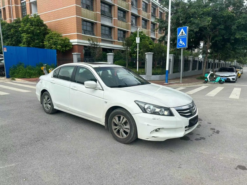 南宁12年本田雅阁2