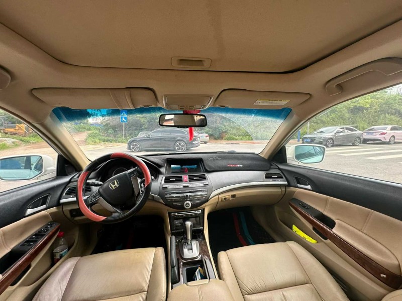 南宁12年本田雅阁5