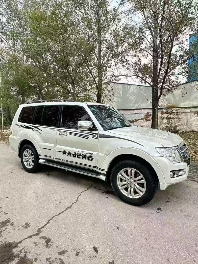 菏泽20年三菱帕杰罗2