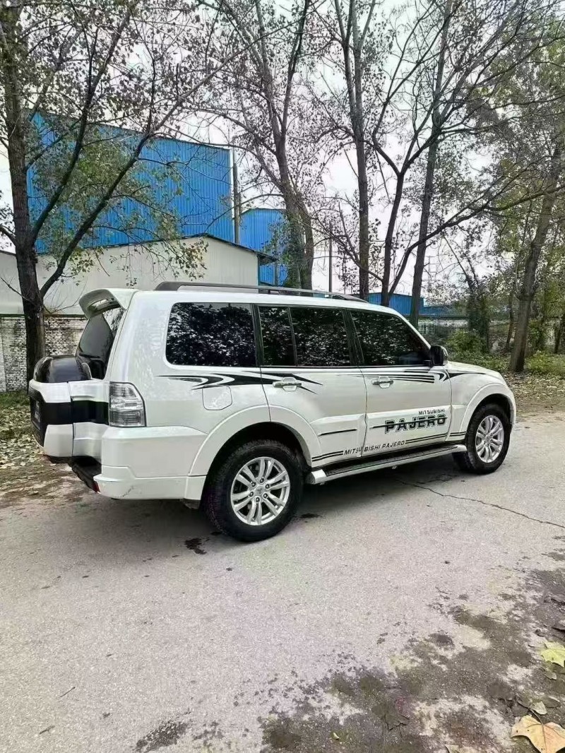 菏泽20年三菱帕杰罗8