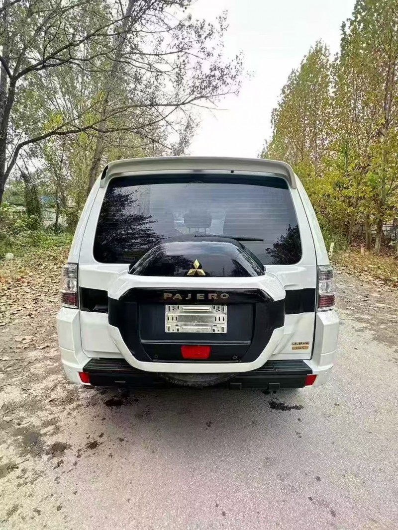 菏泽20年三菱帕杰罗9