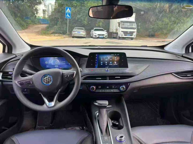 南宁24年别克微蓝5