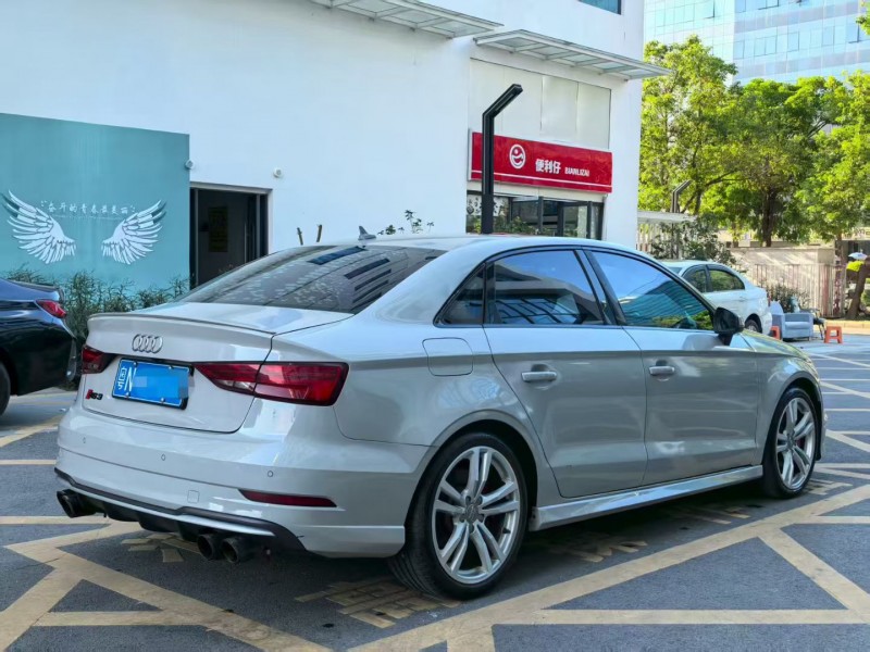 深圳17年奥迪S39