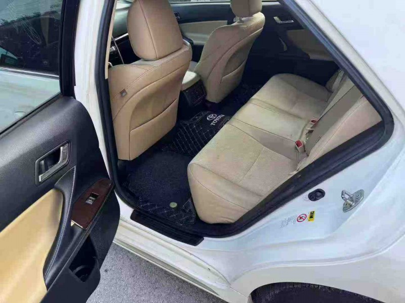 南宁14年丰田锐志7