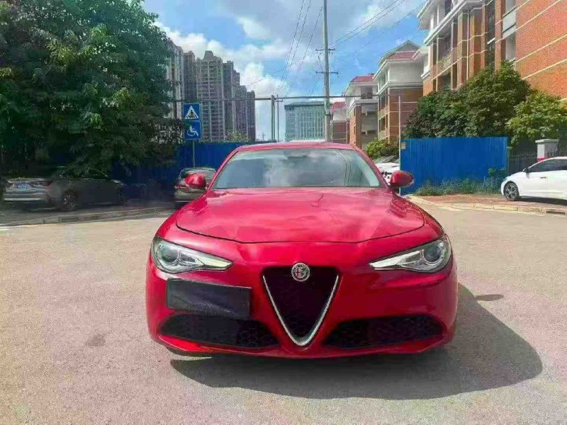 南宁19年阿尔法·罗密欧Giulia1