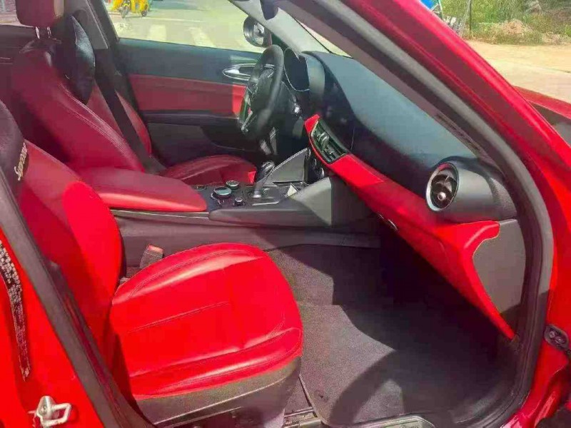 南宁19年阿尔法·罗密欧Giulia6