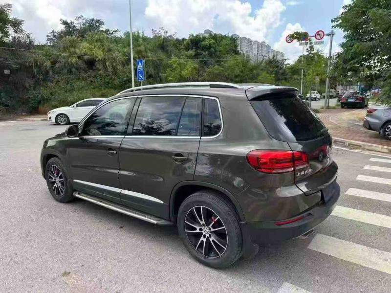 南宁14年大众途观7