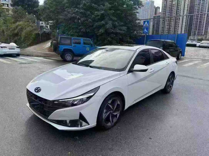 南宁23年现代伊兰特2