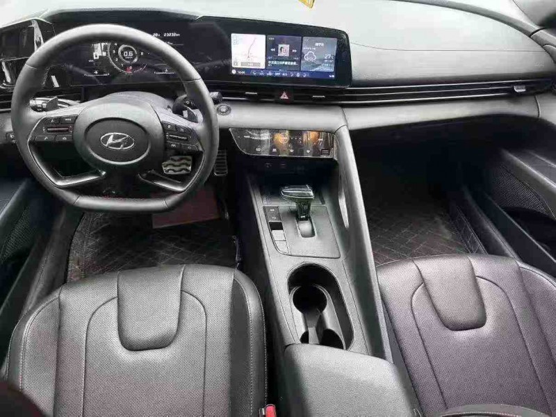 南宁23年现代伊兰特5