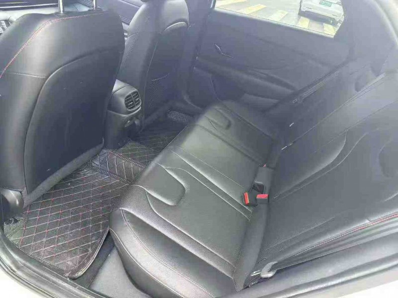 南宁23年现代伊兰特6