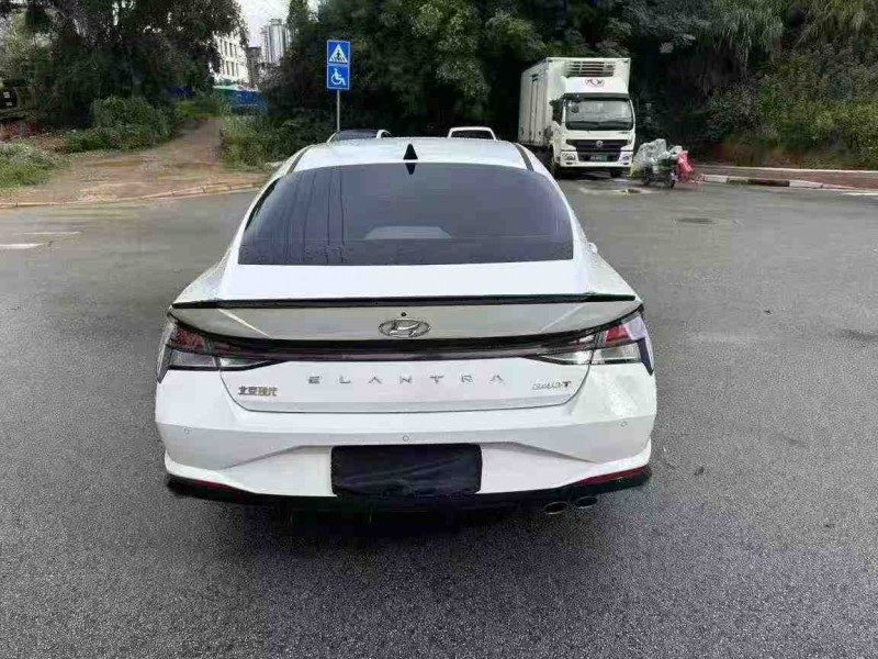 南宁23年现代伊兰特9