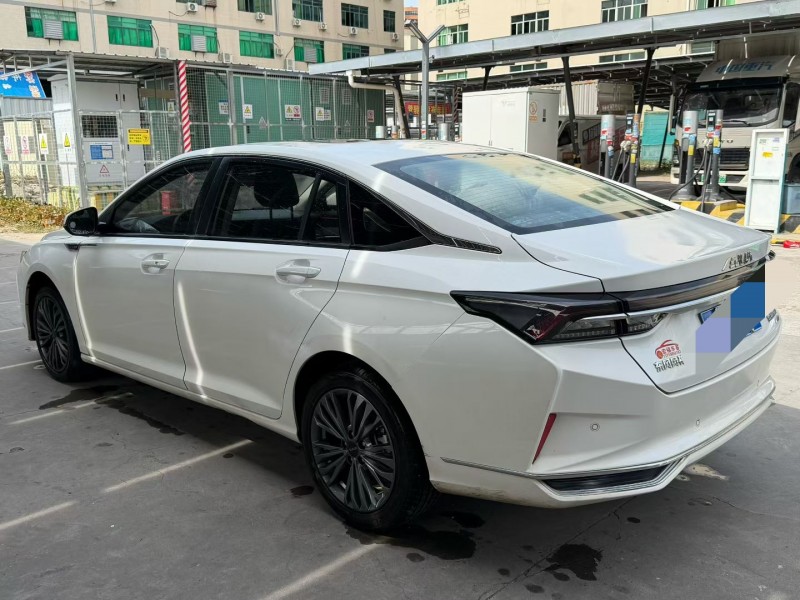 广州22年东风奕炫8