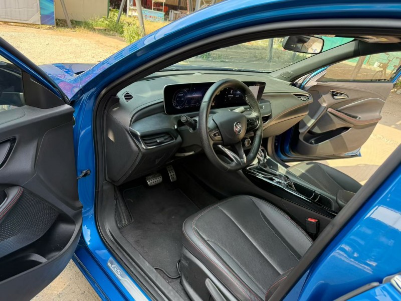 广州22年别克威朗9