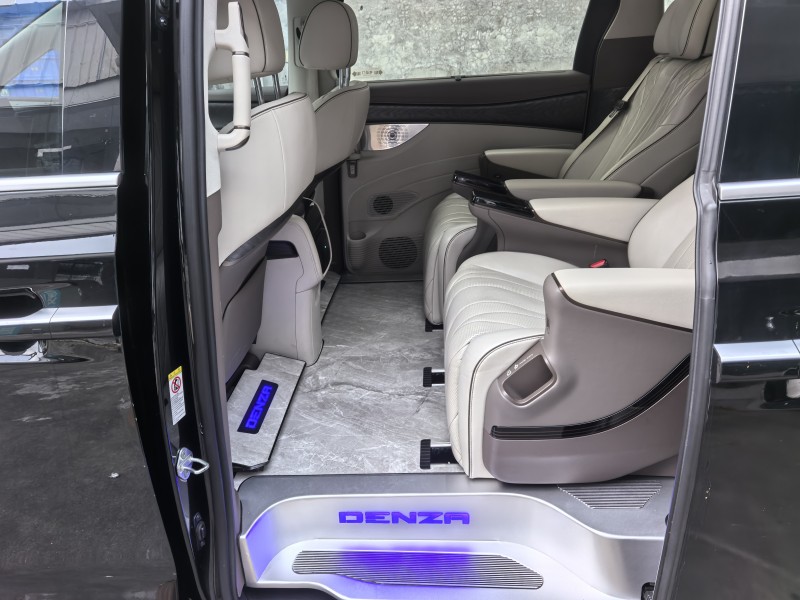 广州23年腾势D97