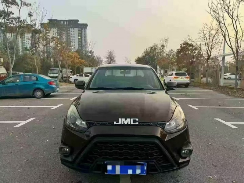 黄石17年江铃域虎1