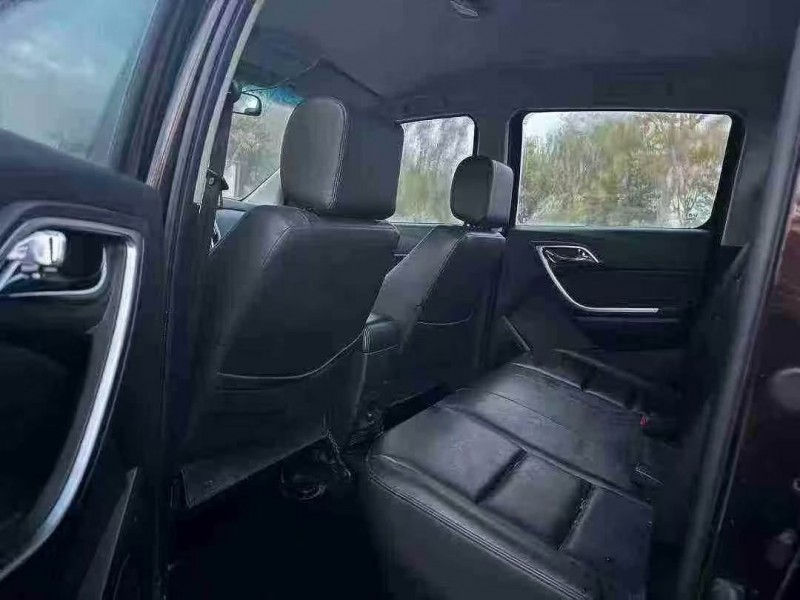 黄石17年江铃域虎4