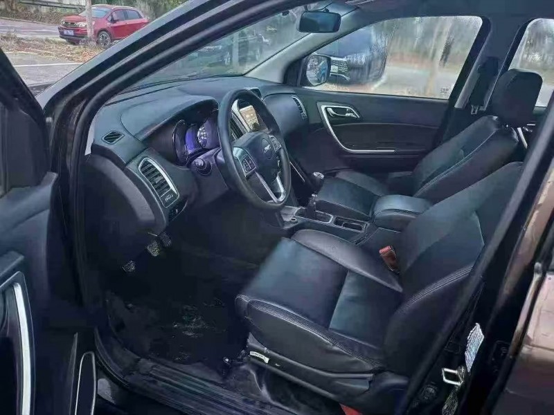 黄石17年江铃域虎7