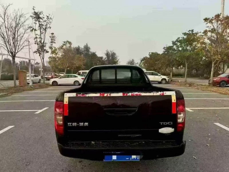 黄石17年江铃域虎9