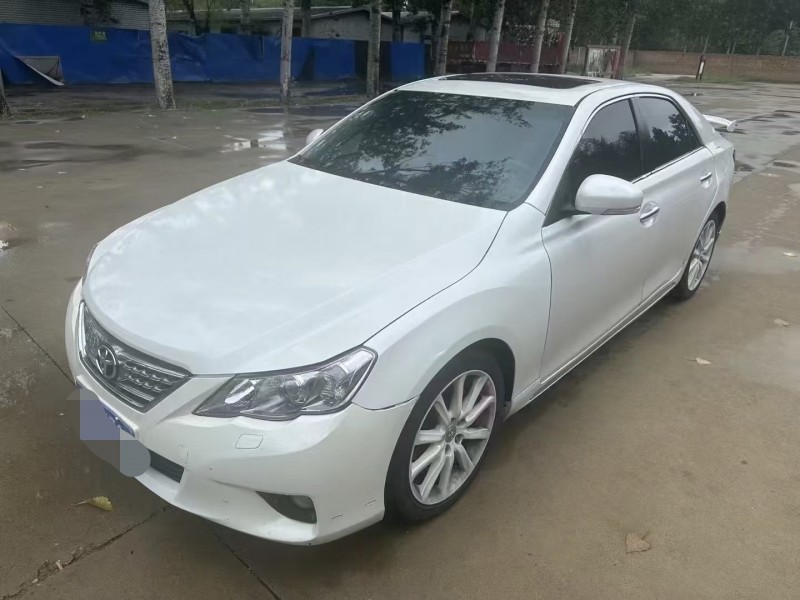 济宁12年丰田锐志3