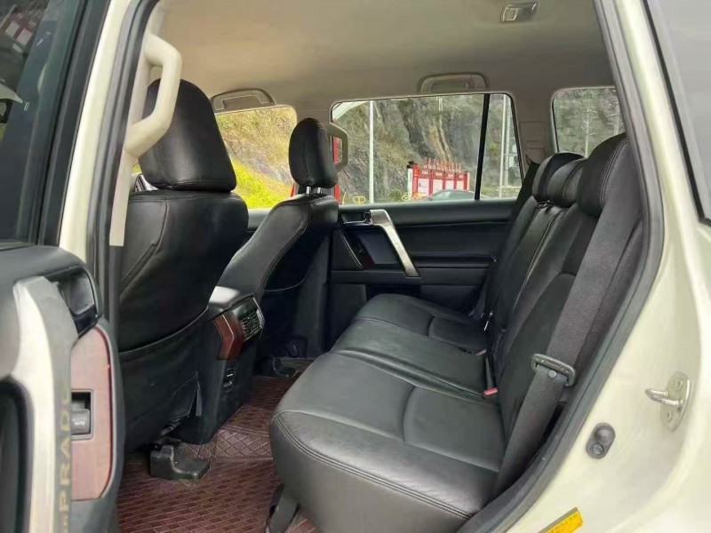 贵阳16年丰田普拉多4