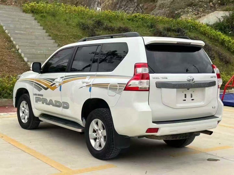 贵阳16年丰田普拉多7