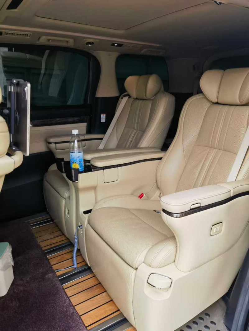 潍坊19年丰田威尔法4