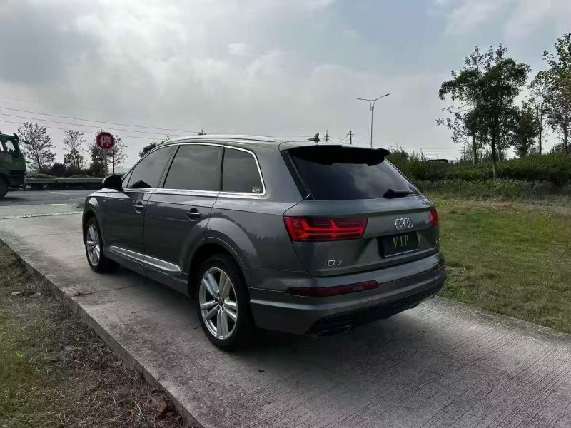 南京16年奥迪Q77