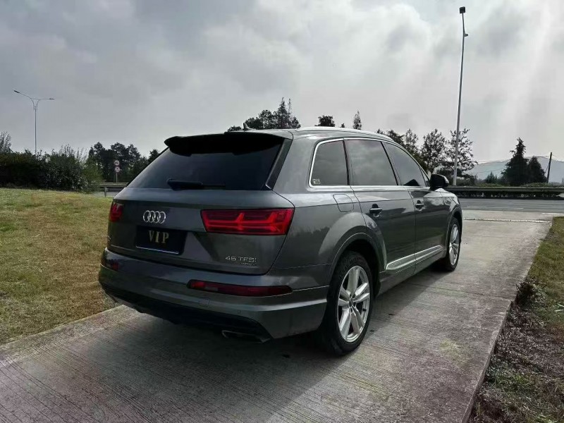 南京16年奥迪Q78