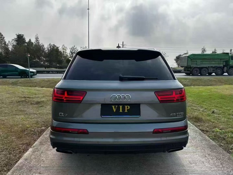 南京16年奥迪Q79