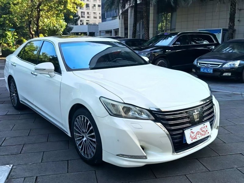 佛山18年丰田皇冠2