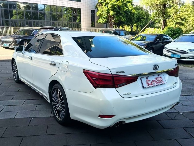 佛山18年丰田皇冠8