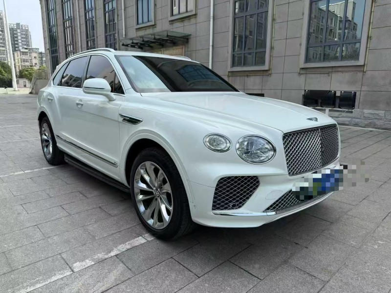 唐山21年宾利添越2