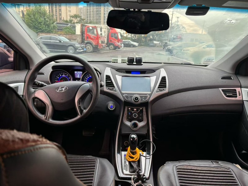 宁波15年现代朗动5