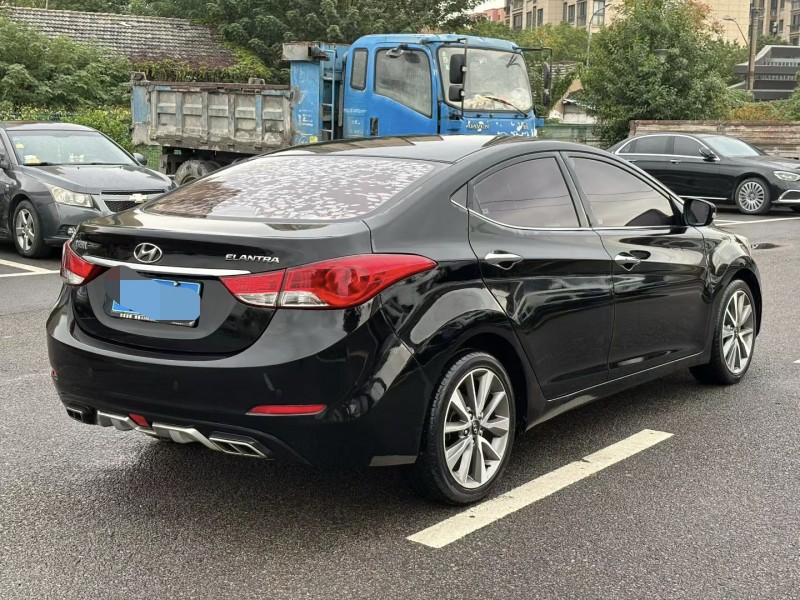 宁波15年现代朗动8