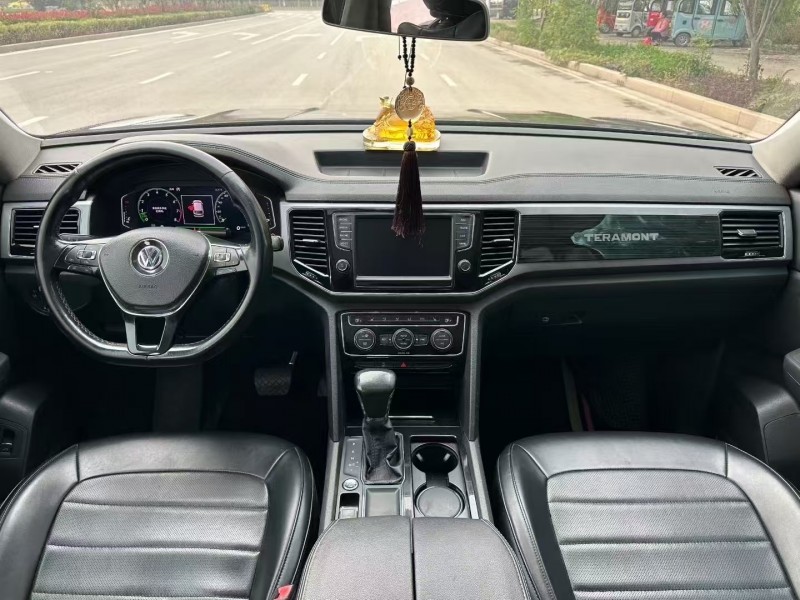 枣庄17年大众途昂6